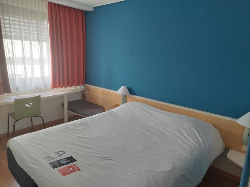 Standard Double Room image 2