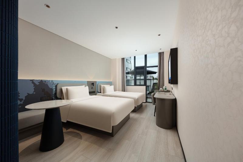 Light Hotel Hangzhou West Lake Yintai Nansong Royal Street - image 14