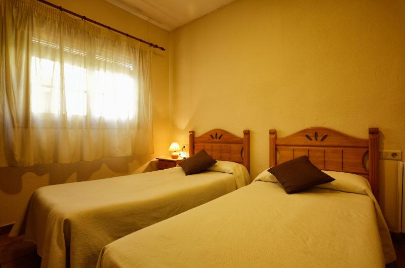 One-Bedroom Apartment image 4