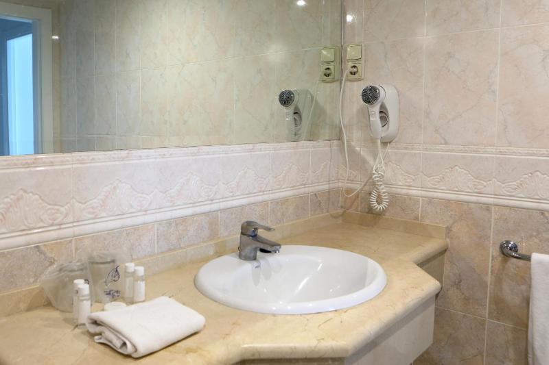 Hotel Apartamentos Pyr Fuengirola - image 9