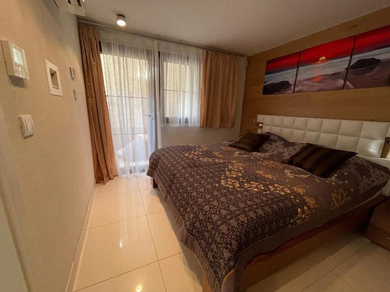 Apartment with Sea View image 2