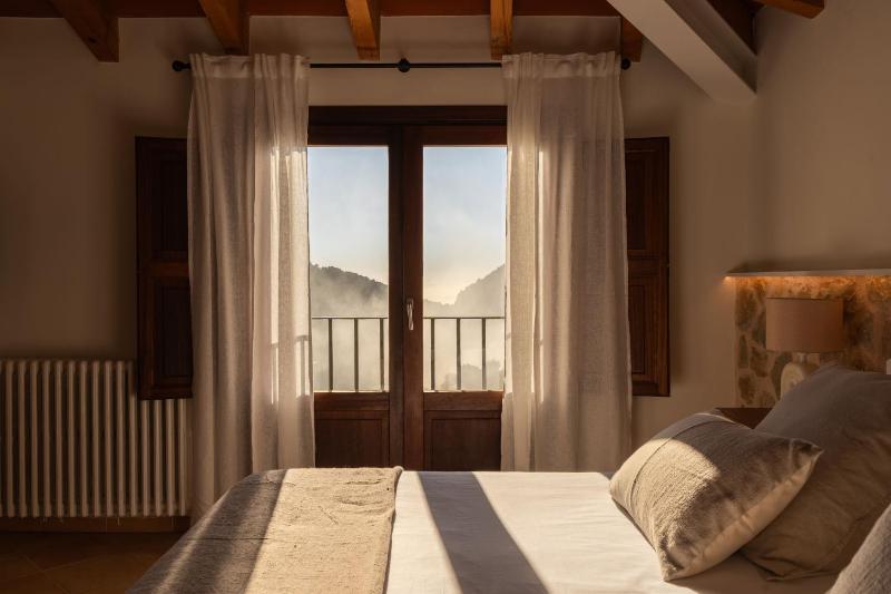 Superior Double or Twin Room with Mountain View image 2