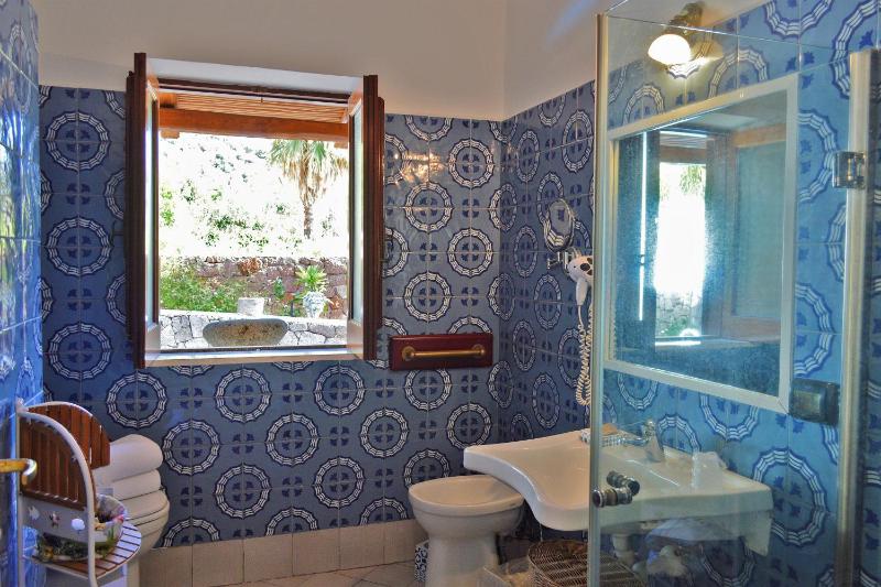 Standard Double Room image 2