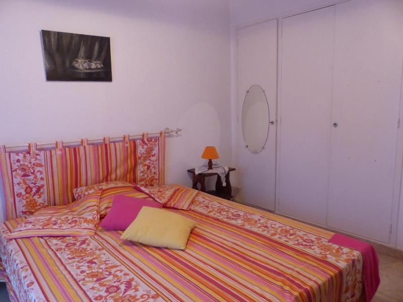 Appartement T2 au Lavandou avec Garage et Balcon - FR-1-308-57 - image 12