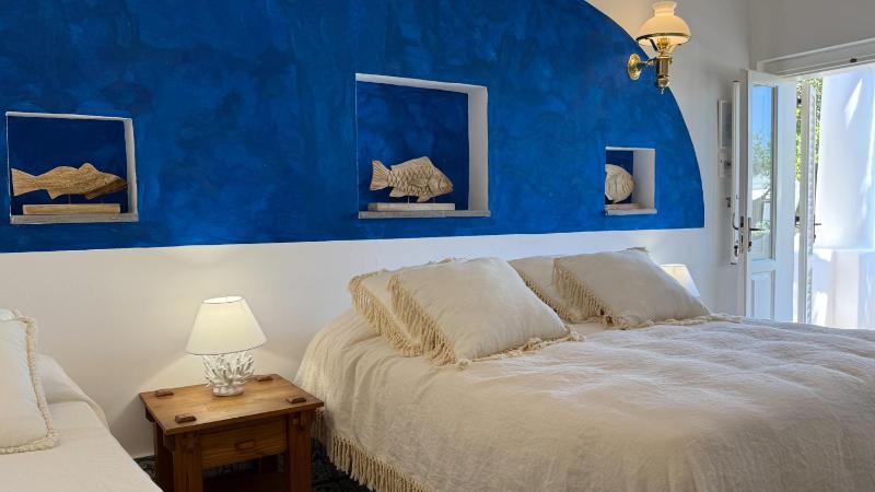 Superior Triple Room image 4