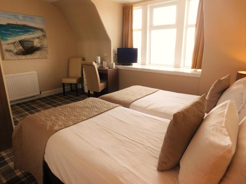 Double or Twin Room with Sea View image 2