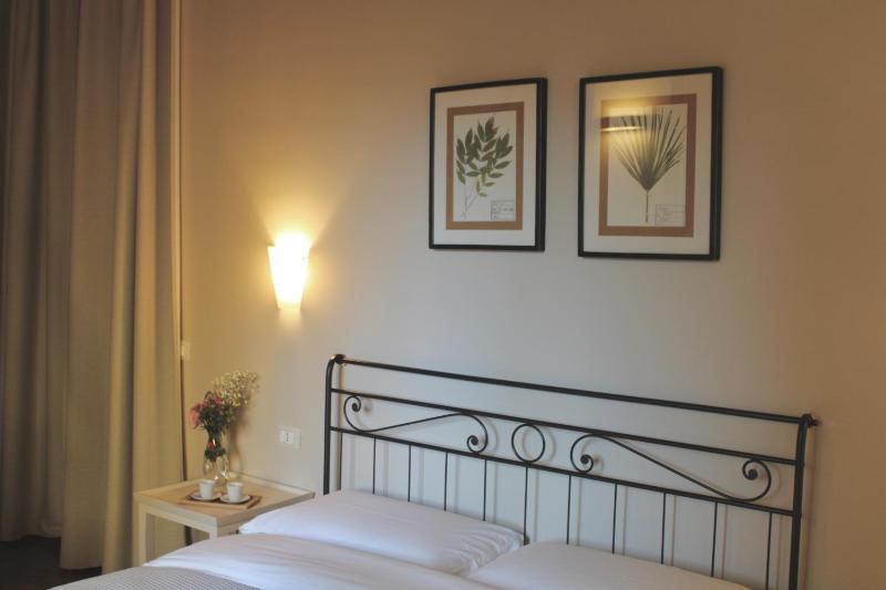 Double Room image 2
