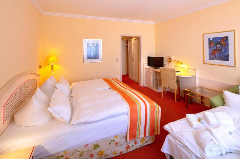 Deluxe Double Room image 2