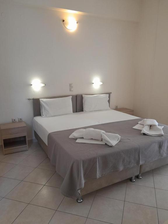 Double or Twin Room image 2