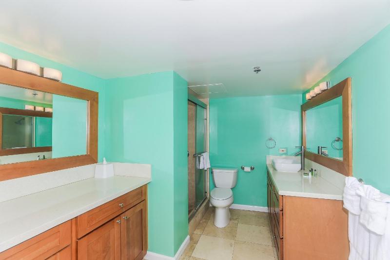 Ilikai Tower 1934 Condo with Fully Equipped Kitchen - Great for longer stays! - image 14