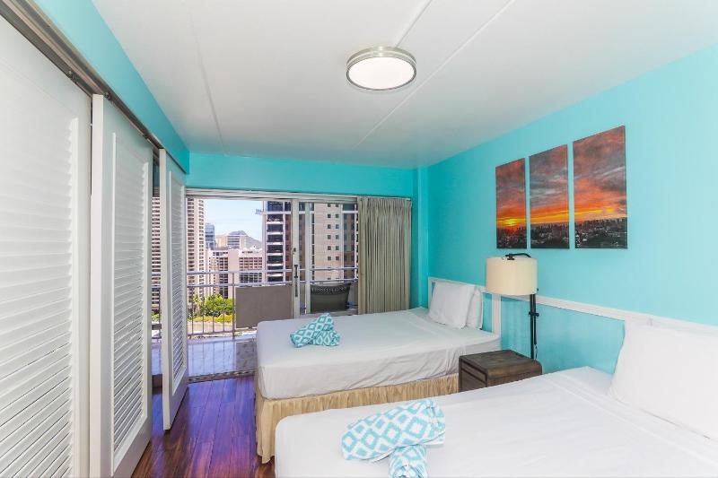 Ilikai Tower 1934 Condo with Fully Equipped Kitchen - Great for longer stays! - image 3