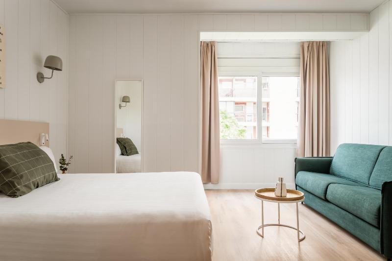 Family Room image 1