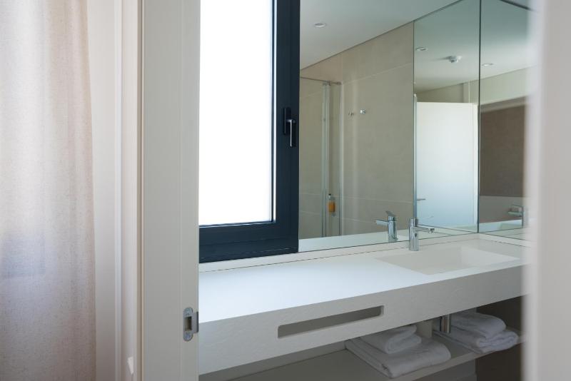 Basic Triple Room image 2