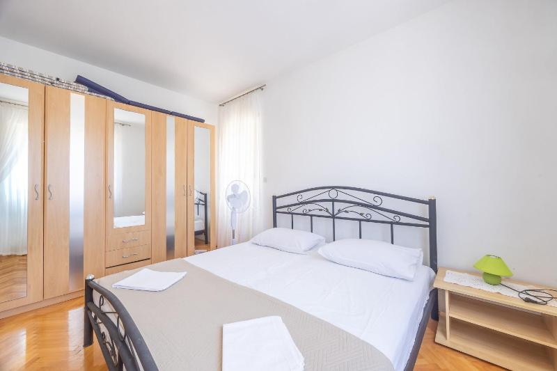 Apartment Vinka - image 19