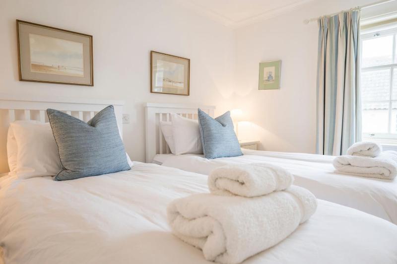 207 High Street Aldeburgh - image 15