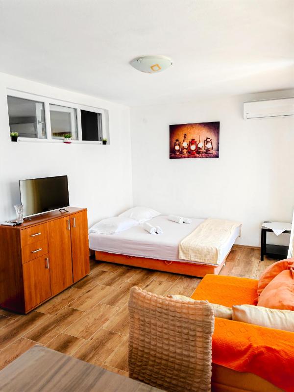 Zora Apartments - image 10