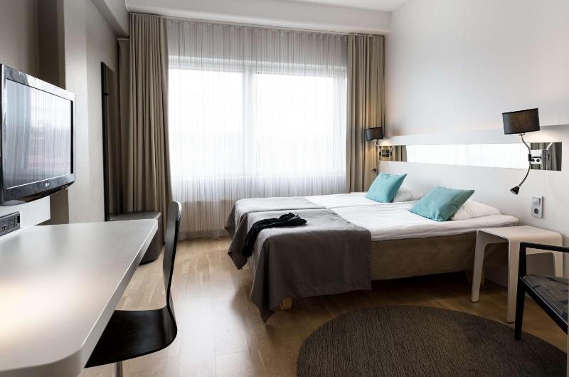 Standard Twin Room image 1