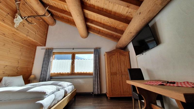 Double Room image 3