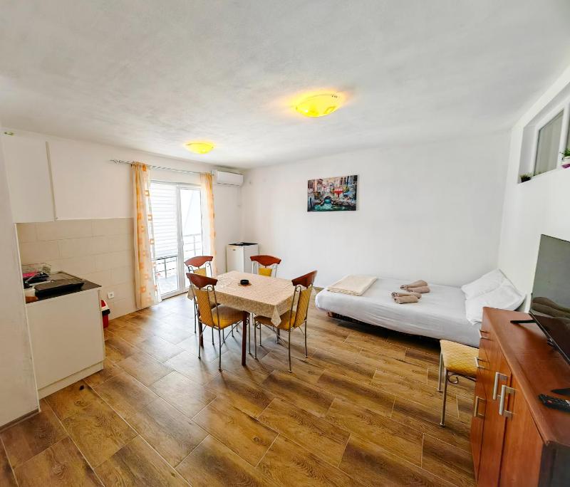 Zora Apartments - image 8