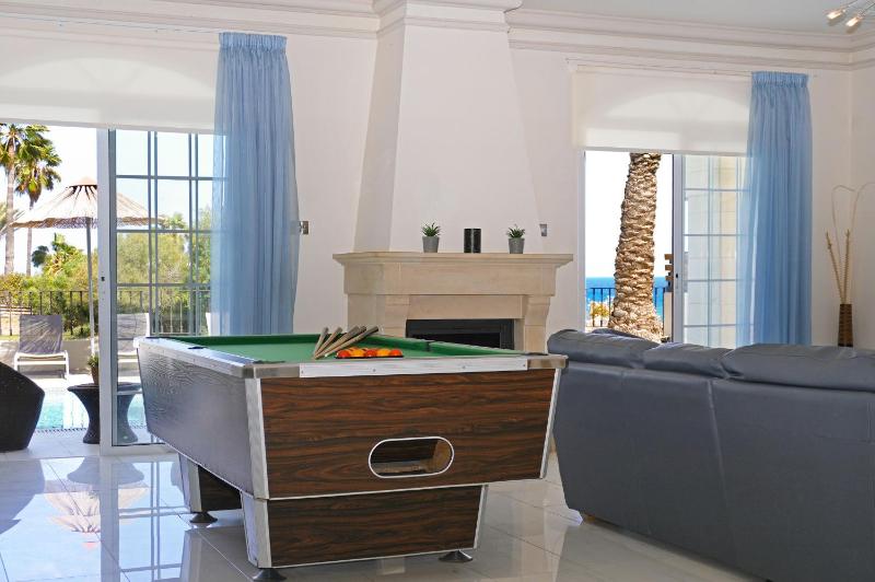Villa Oceania - Beachfront - image 12
