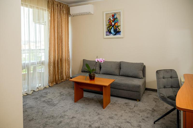 Junior Suite (2 Adults + 2 Children) image 3