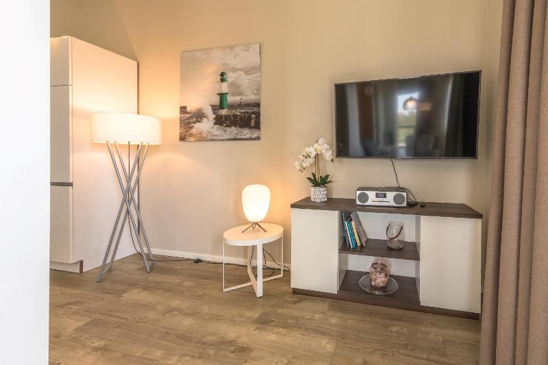 2-Zimmer Ferienwohnung Sonnengott zwischen Ostsee und Bodden mit Süd- und Westbalkon - image 10