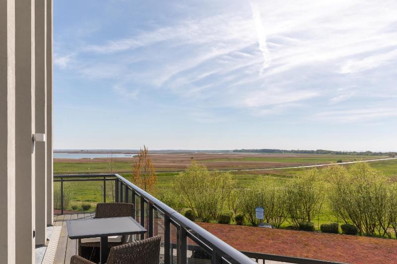 2-Zimmer Ferienwohnung Sonnengott zwischen Ostsee und Bodden mit Süd- und Westbalkon - image 7