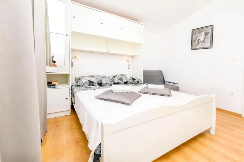 Apartments Marina - image 6