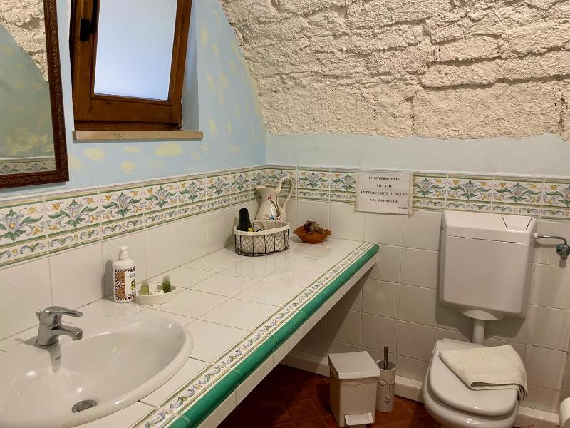 Suite with Garden View image 4