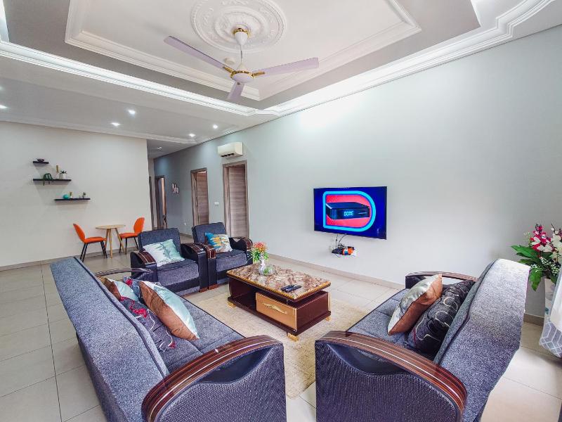 Queens View Apartment - image 15