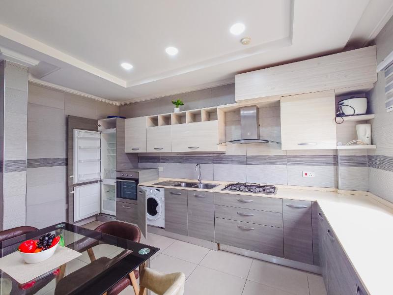 Queens View Apartment - image 6