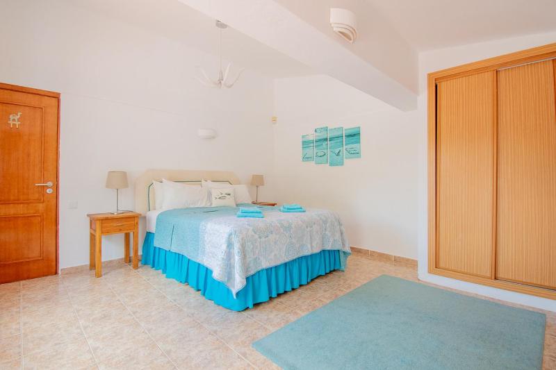 Villa Vale Verde 5 Bedroom Villa 10 min walk to - image 13