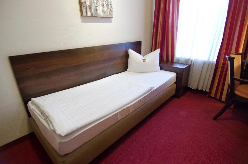 Economy Single Room image 3