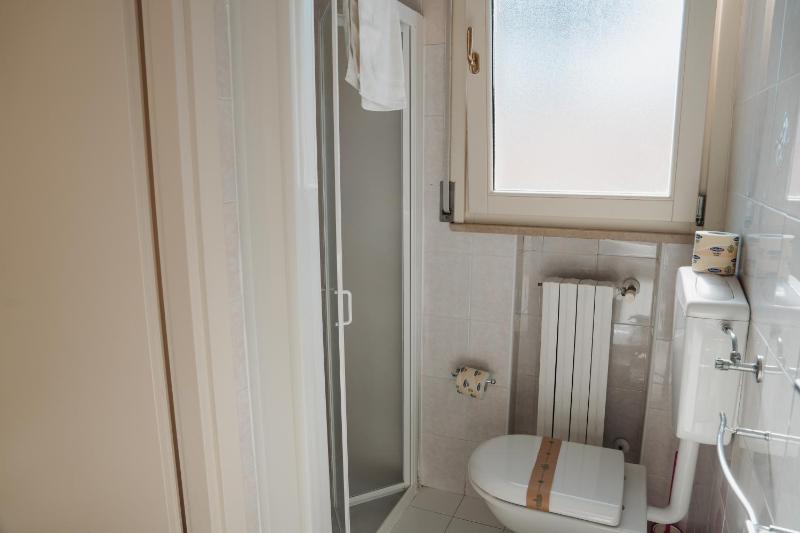 Single Room with Balcony image 4