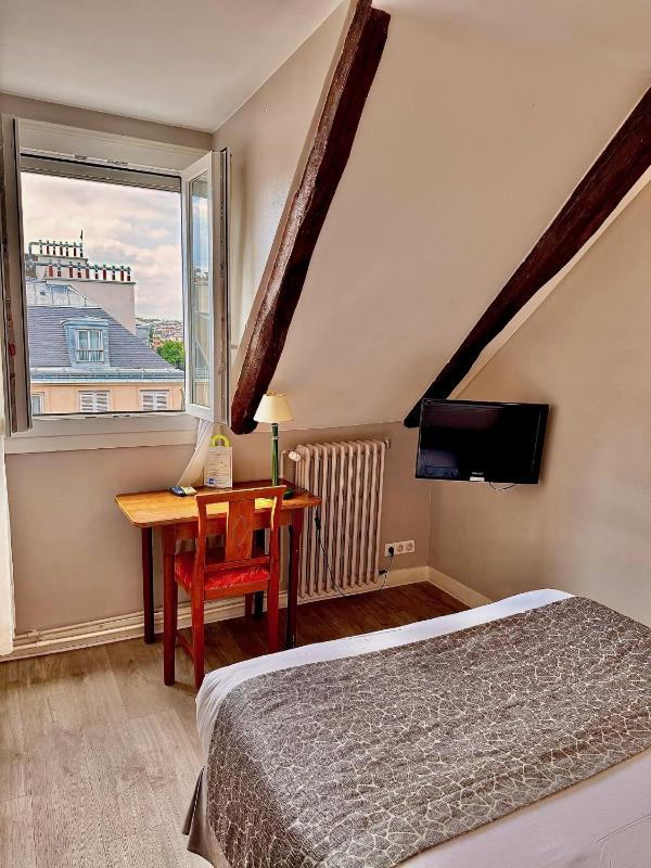 Double Room image 2