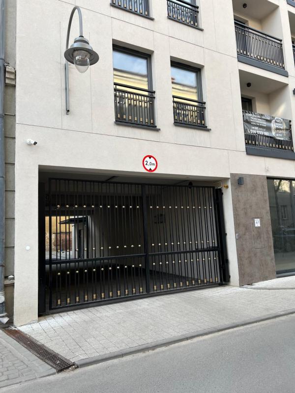 APARTAMENT DISCReeT SLeeP iN CITY CENTER PARKING GARAŻ KOZIA KIELCE - image 12