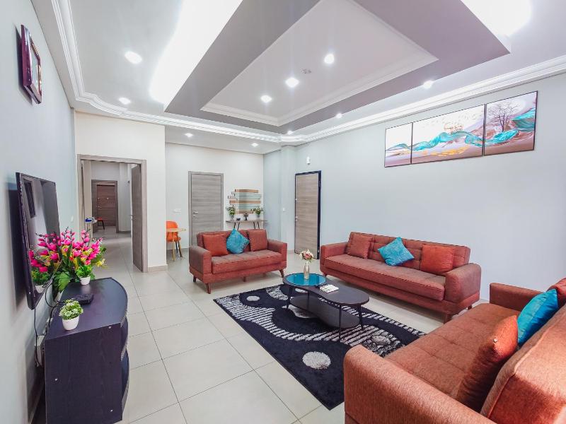 Royal View Apartment - image 10