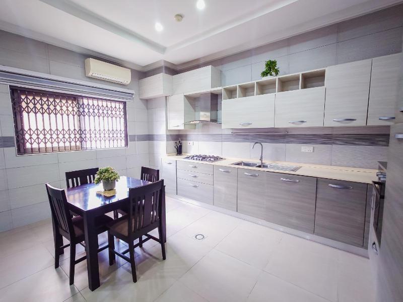 Royal View Apartment - image 12
