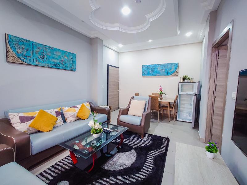 Royal View Apartment - image 9