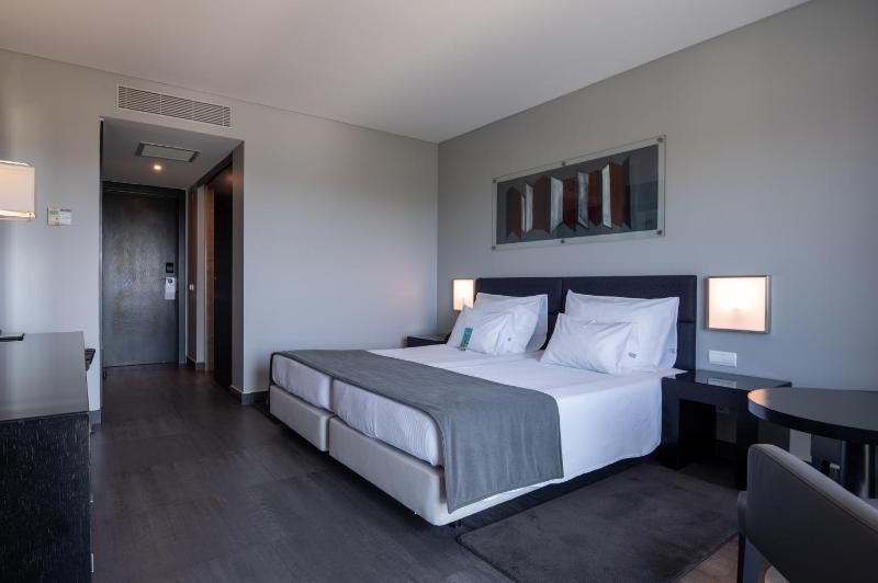 Twin Room image 1