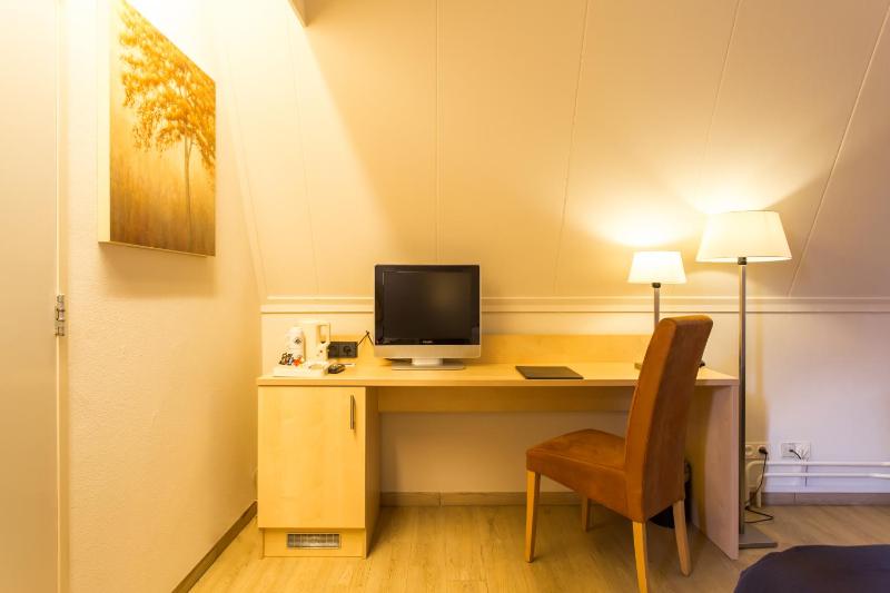 Large Double or Twin Room image 1
