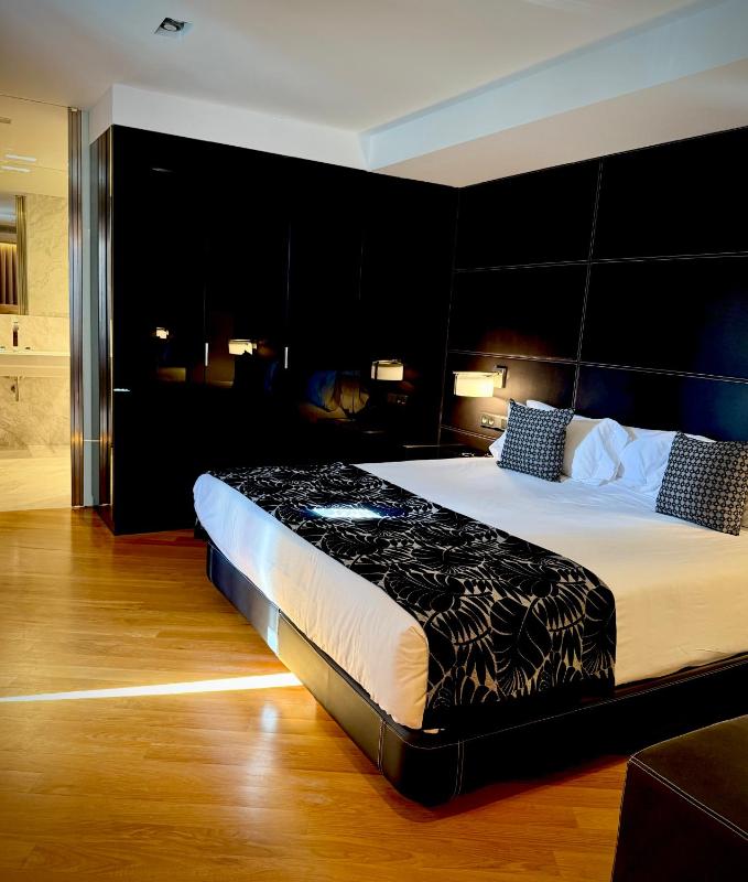 Executive Suite image 1