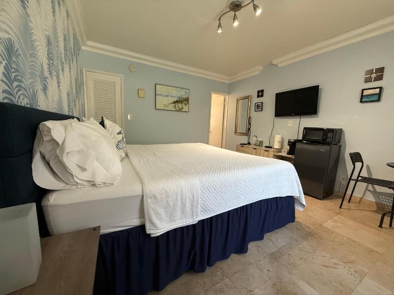 Beach Aqualina Apartments - image 34