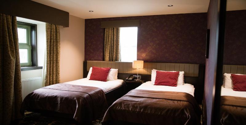 Twin Room image 1