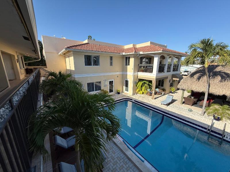 Beach Aqualina Apartments - image 27
