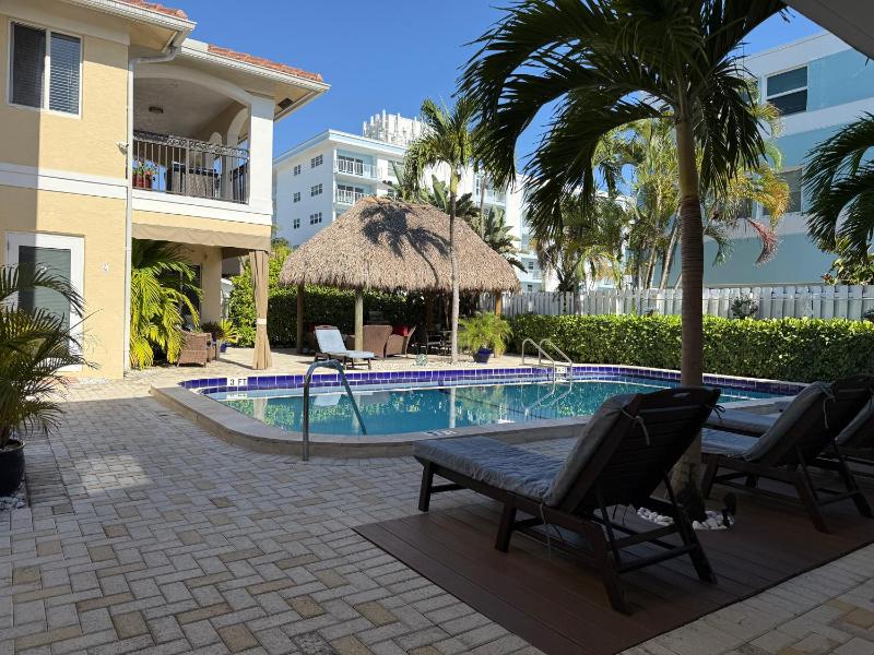Beach Aqualina Apartments - image 25