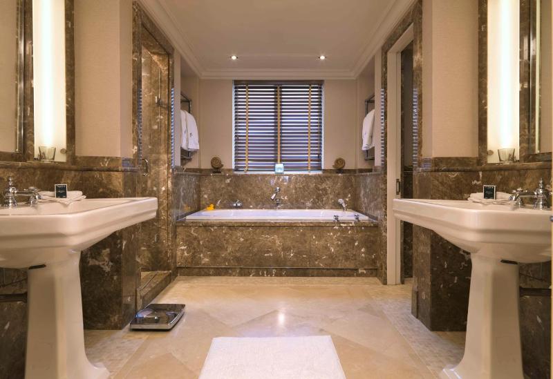 Executive Junior Suite image 3