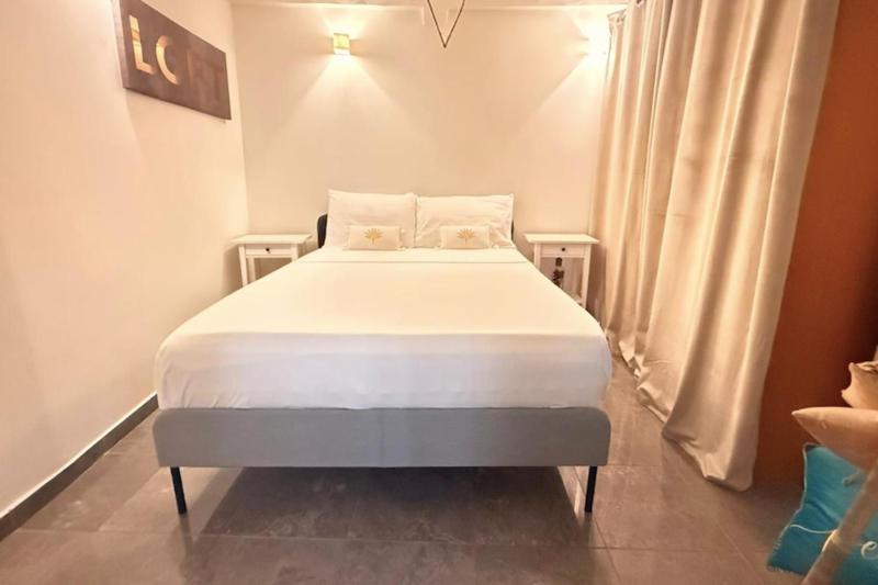 Bright apartment in the heart of Hyères - image 3
