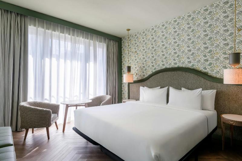 Junior Suite, Junior Suite, 1 King image 3
