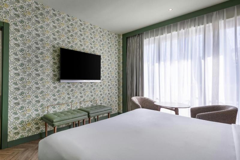 Junior Suite, Junior Suite, 1 King image 4